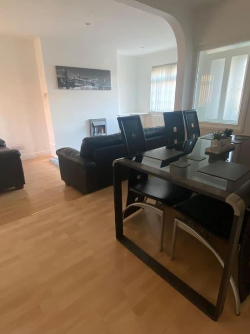 Modern Two Bed House Close To City Centre Belfast Eksteriør billede